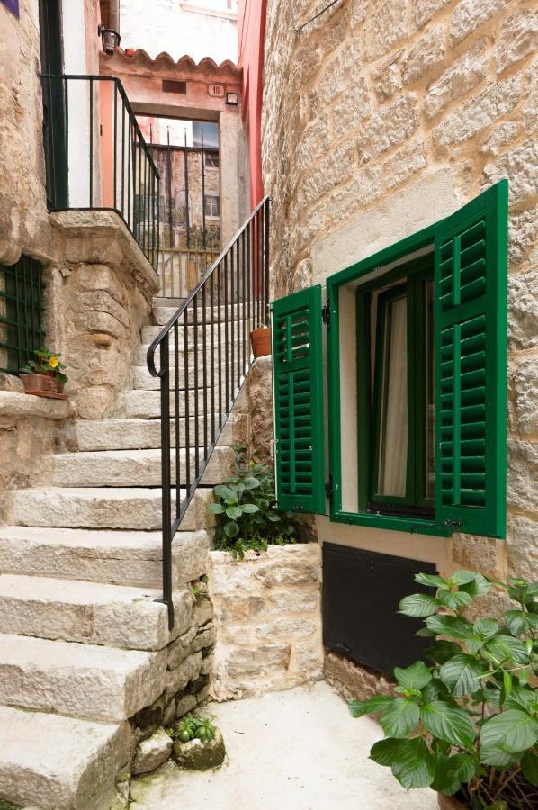 Monterosso City Center 로비니 외부 사진