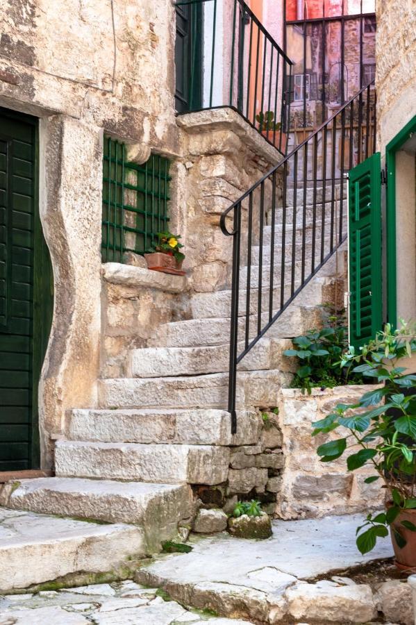 Monterosso City Center 로비니 외부 사진